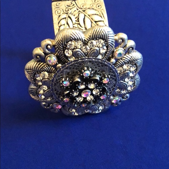 Flower Crystal Silver Bracelet - Picture 4 of 5